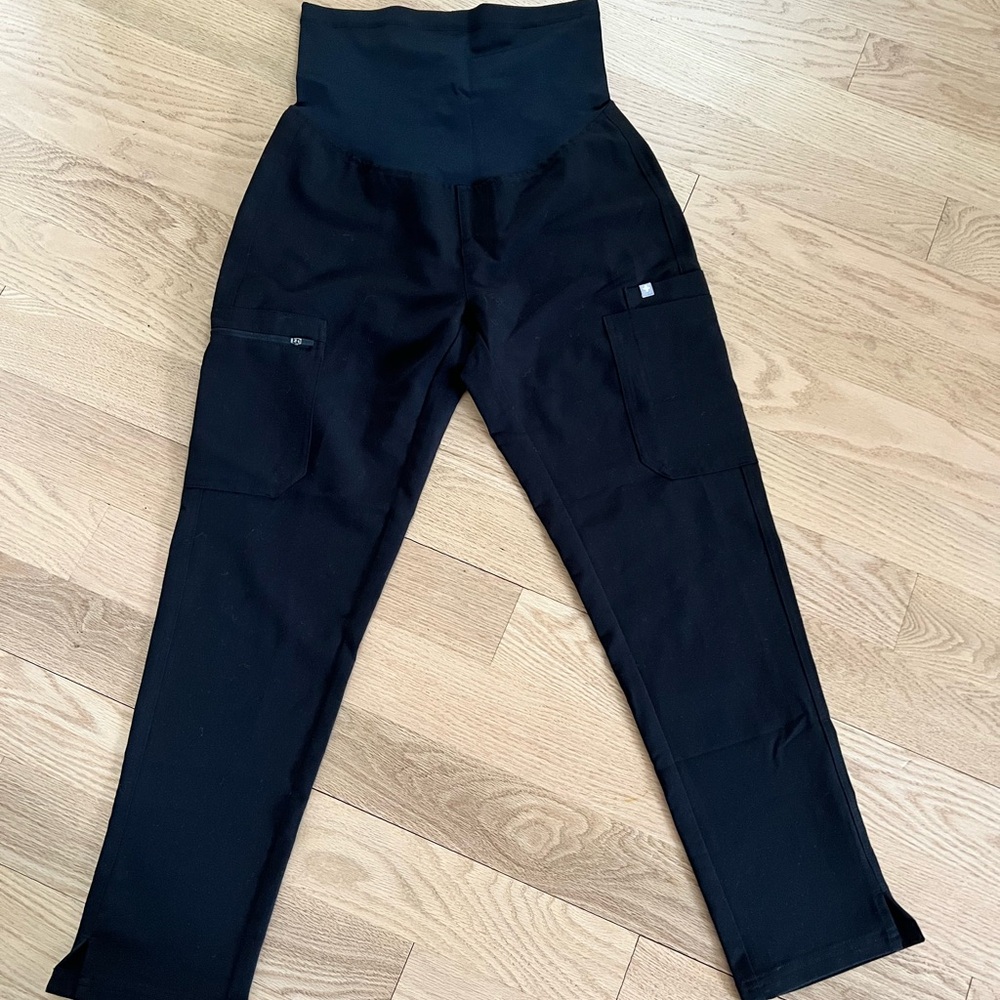 FIGS XSP black maternity scrub pants